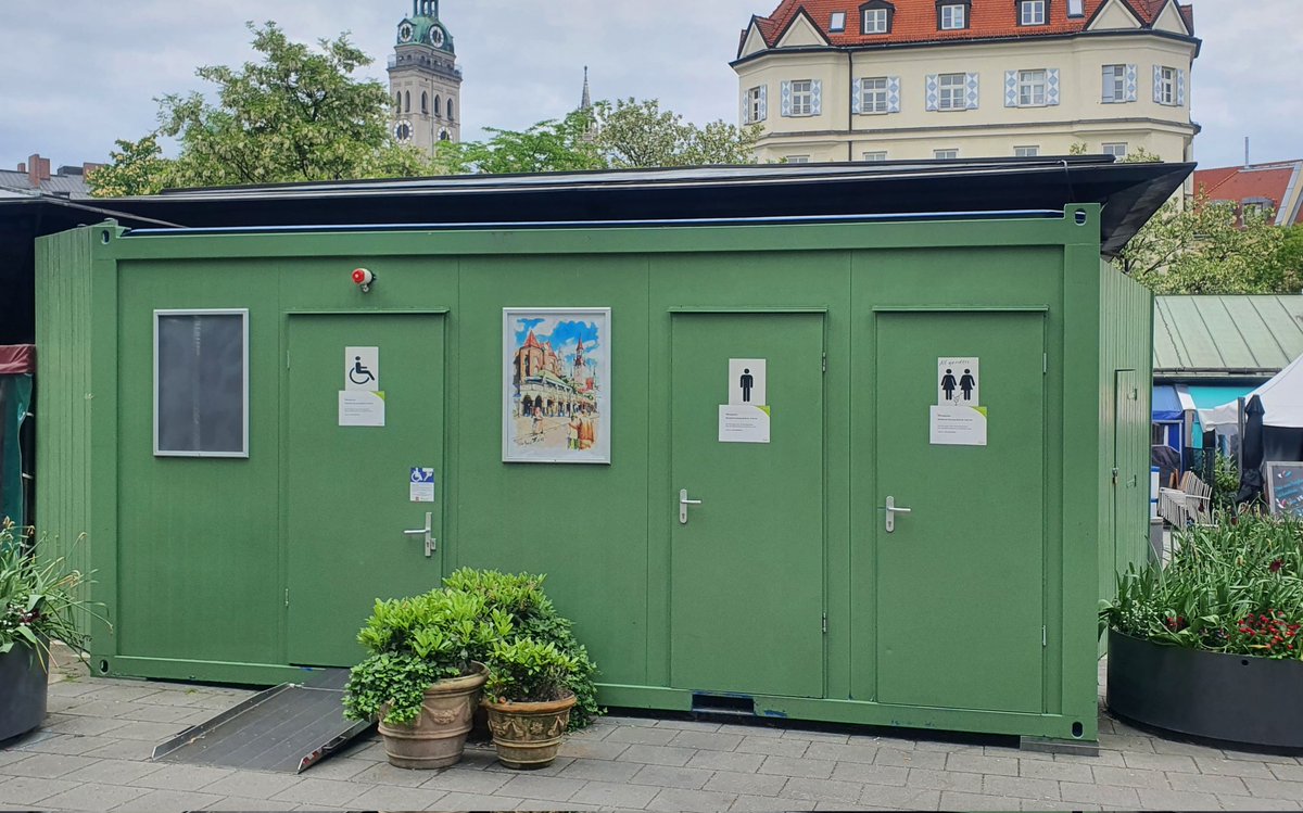 Das Frauen-WC am Münchner Viktualienmarkt ist jetzt wirklich eine inklusive Gendertoilette. Hab beim Vorbeilaufen mal nachgeguckt. Jeder, der sagt, er 'identifiziert' sich als Frau, kann theoretisch jetzt rein. Die Männer haben noch ihre eigene Toilette 🙄Willkommen im 21. Jhd.