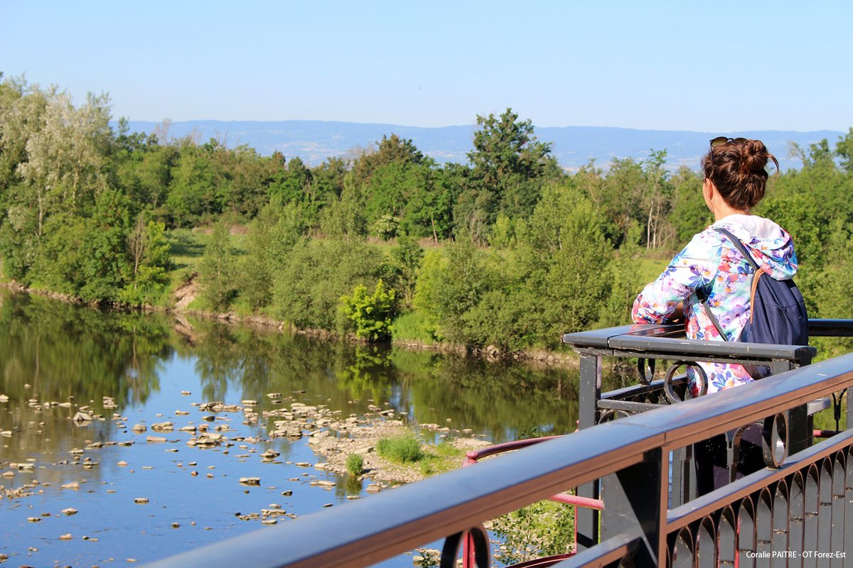 Montrond-les-Bains #Forez #Loire est fière de ses eaux thermales bienfaisantes🌊 Son #patrimoine, sa #nature et sa réputation thermale en font une destination idéale de randonnée et bien-être en famille 👩‍👩‍👧‍👦 #Partir_ici 
partir-ici.fr/b/week-end-nat… <a href="/PaysdeStGalmier/">Forez Est</a> <a href="/loire_forez/">loire-forez-tourisme</a>
