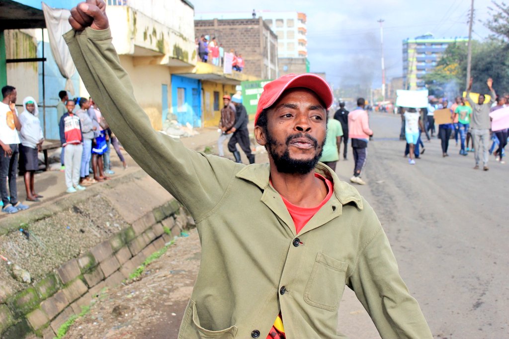 The social justice movement demands that the government should stop playing politics with the lives of the poor and accord them a dignified livelihood by relocating the flood victims camping outside in Mathare to affordable housing units in Pangani