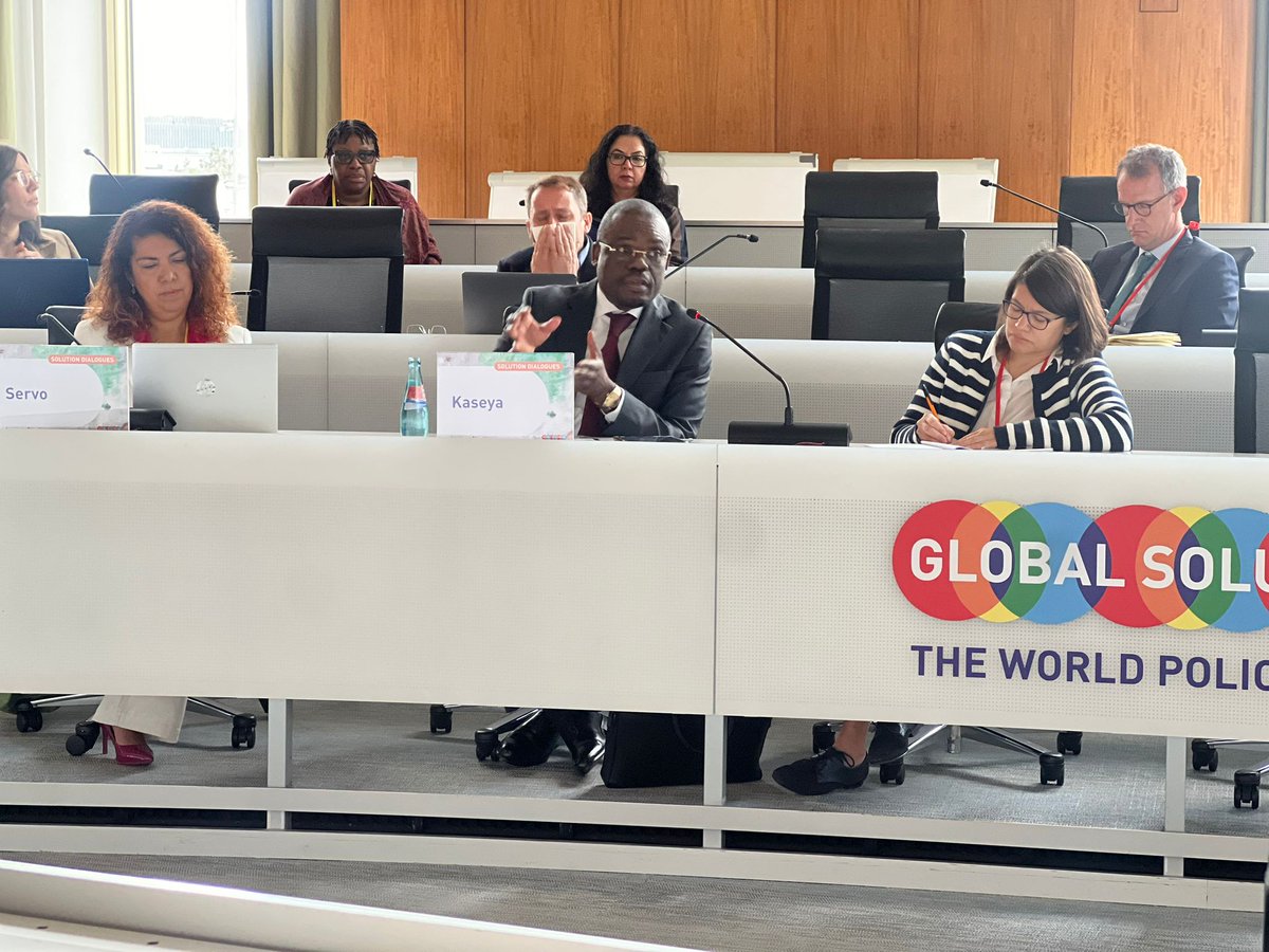 The #COVID19 pandemic has shown us the interconnectedness of our global community. Let's respond with swift, coordinated action and solidarity. As crucial elections approach, we urge leaders to prioritize global health in their foreign policy agendas. Solidarity and cooperation