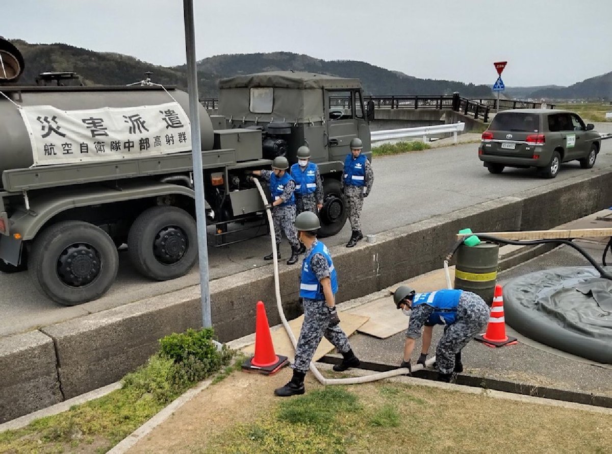 本年１月１日に発生した #令和６年能登半島地震 に伴う災害派遣活動において、自衛隊では珠洲市、輪島市、能登町において引き続き入浴支援や給水支援活動を実施しております。統合幕僚監部ホームページにて、これまでの活動等を掲載しておりますので、是非あわせてご覧下さい。 #自衛隊 #災害派遣…