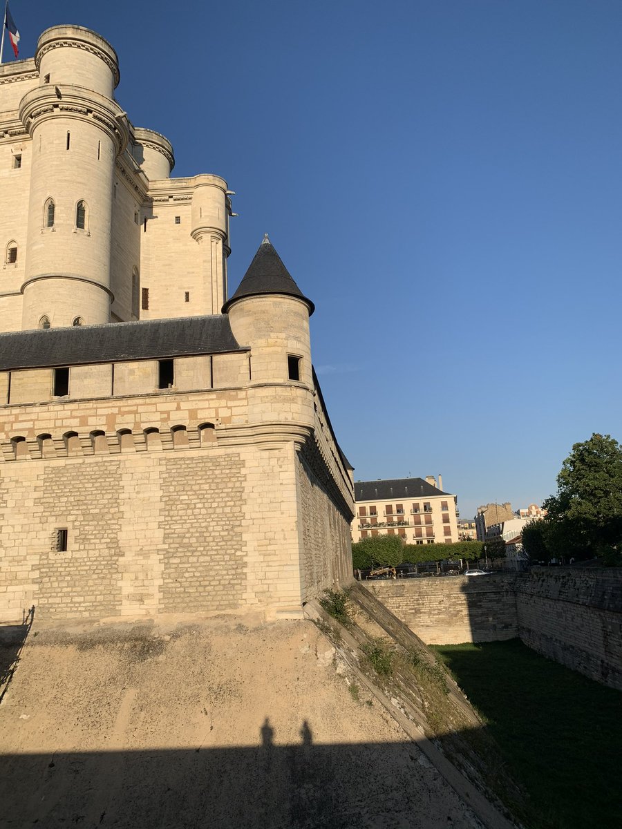 Prenez de la hauteur 🌬️ Le 21 juillet, la Flamme Olympique côtoiera le château au plus haut donjon d’Europe encore debout… Nous avons nommé : le château de #Vincennes ! 🆙 chateau-de-vincennes.fr #Paris2024