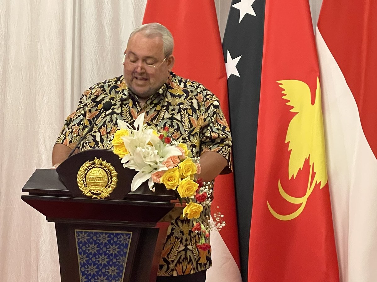 Minister Tkachenko, in the 4th Joint Ministerial Commision between Indonesia - PNG, strongly supports the deeper engagement of Indonesia, as the largest Melanesian country, with the Melanesian Spearhead Group.