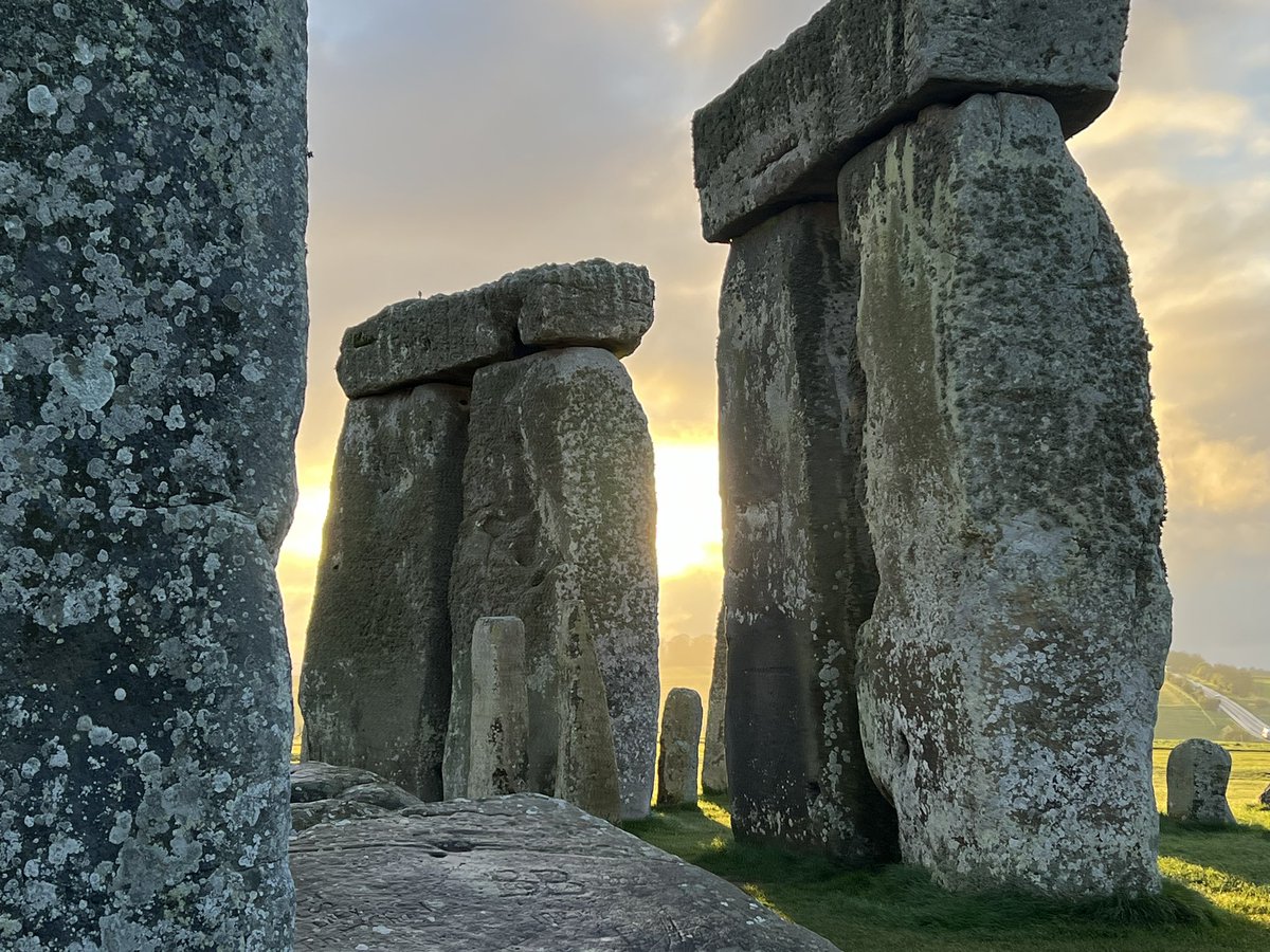 Sunrise at Stonehenge today (8th May) was at 5.26am, sunset is at 8.41pm 🌤️