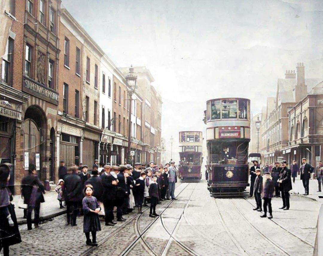 Commercial Street in Spitalfields, London, 1907. #london #spitalfields #eastlondon #1900s #colourised