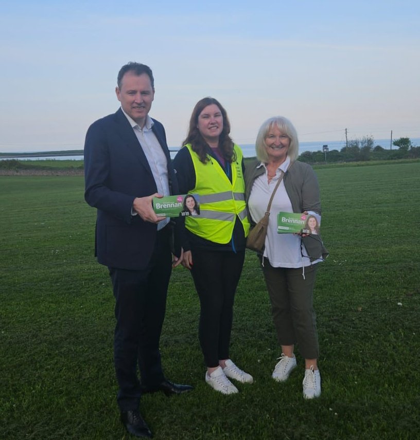 There was plenty of positive engagement during last evening's canvass in Skerries with @fiannafailparty local election candidate @electslb. Sinead is keen to work hard for her community and will make an excellent public representative for the Skerries-Balbriggan LEA.
