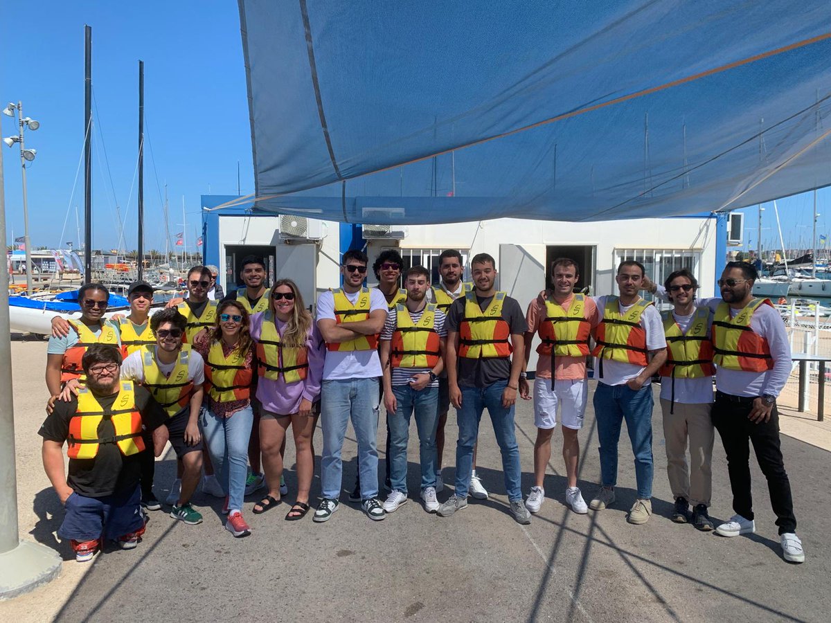 Ayer visitamos la Federación de Vela de la Comunidad Valenciana, donde nos recibió Luis Faguas, director de la Escuela de Vela y nos detalló  la labor de la FVCV-SOMVELA. Como colofón, pudieron disfrutar de un paseo en vela. Más info en nuestra web: mdta.es
