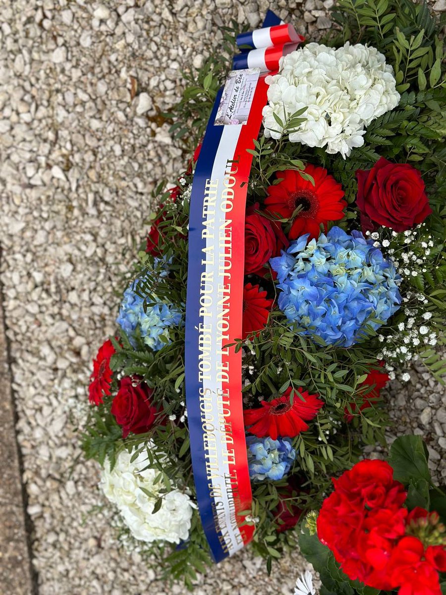 🇫🇷 Présent à #Villebougis pour honorer la mémoire et le courage des soldats et des résistants qui se sont battus pour la liberté de notre peuple et l’indépendance de notre Nation durant la Seconde Guerre mondiale. Le #8mai, nous célébrons la France qui se bat ! ⚔️ #8mai1945