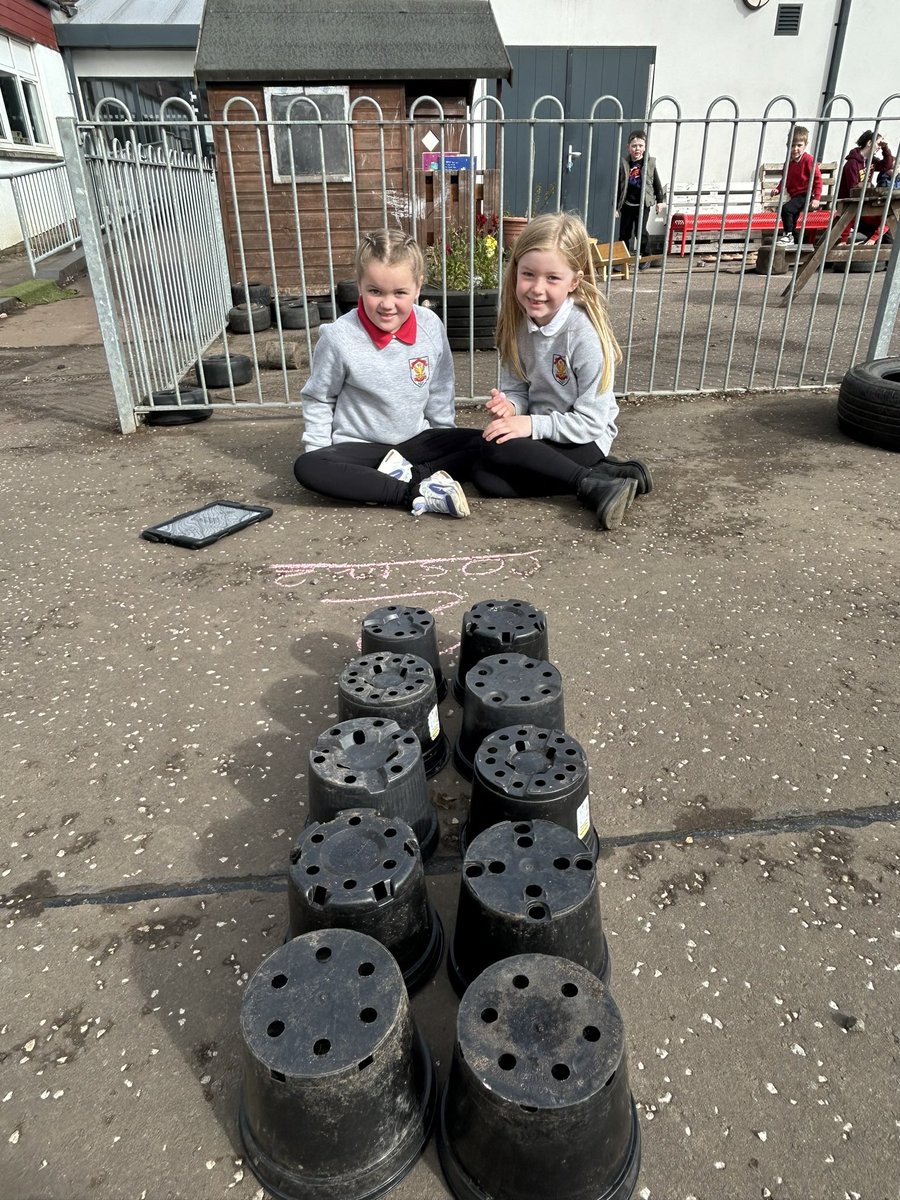 MidCalder_PS's tweet image. P2 are developing their understanding of arrays. #MCPSP2