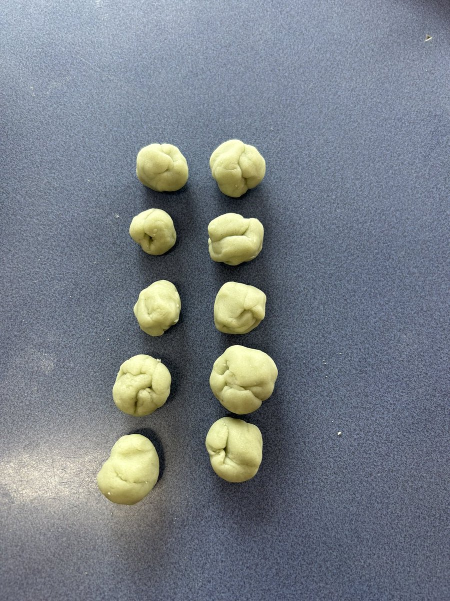 MidCalder_PS's tweet image. P2 are developing their understanding of arrays. #MCPSP2