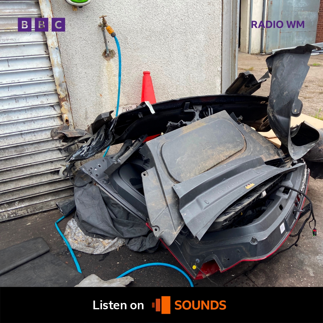 Presenter @stanchers has been out this morning on a suspected chop shop warrant with @WMPolice in #Birmingham. They say a recent spike in ‘car cannibalism’ in the city means more operations like this. One man has been arrested. Listen ➡️ bbc.in/44BEYOi