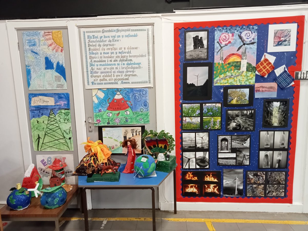 Llongyfarchiadau i bawb a wnaeth gystadlu yng nghystadlaethau celf a chrefft yr Urdd. Dyma flas o’r cystadlu. Congratulations to everybody who competed in the Urdd art and craft competitions. Here’s a taste of their work. I weld y canlyniadau, ewch i - facebook.com/urdd.myrddin.