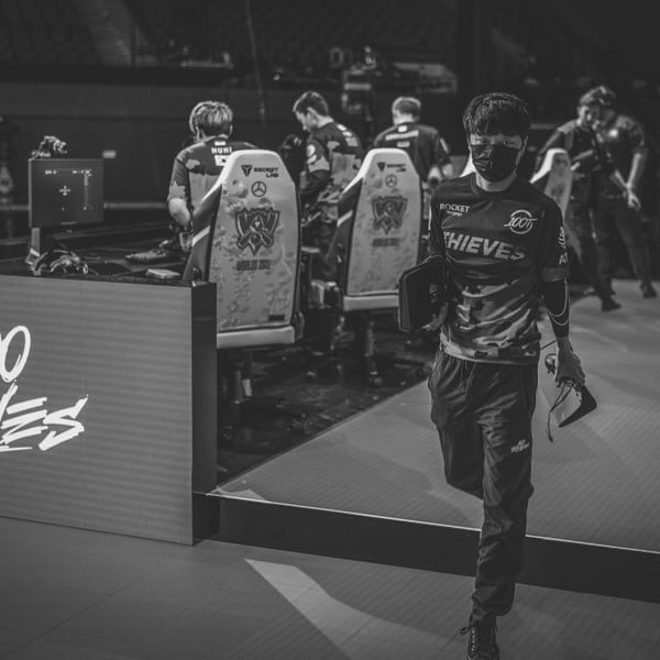 Sheep_Esports's tweet photo. Toplaner Ssumday 🇰🇷 has announced his retirement at the age of 27.

He played for KT Rolster, Dignitas, 100T and Evil Geniuses, and has also taken part in several Worlds editions.

Wishing him the best ✨ https://t.co/EsHgufidXM