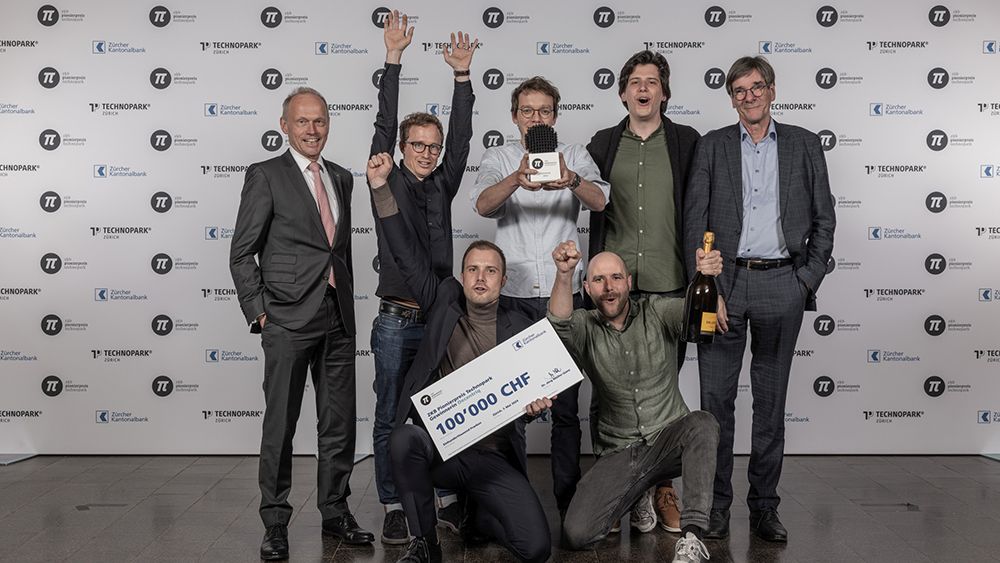 Breaking news | #Tech4Trust alumnus Decentriq wins the ZKB Pionierpreis Technopark 2024 bit.ly/44za1tZ via @startuptickerCH #TrustValleyCH #digitalTrust #cybersecurity cc @lennig