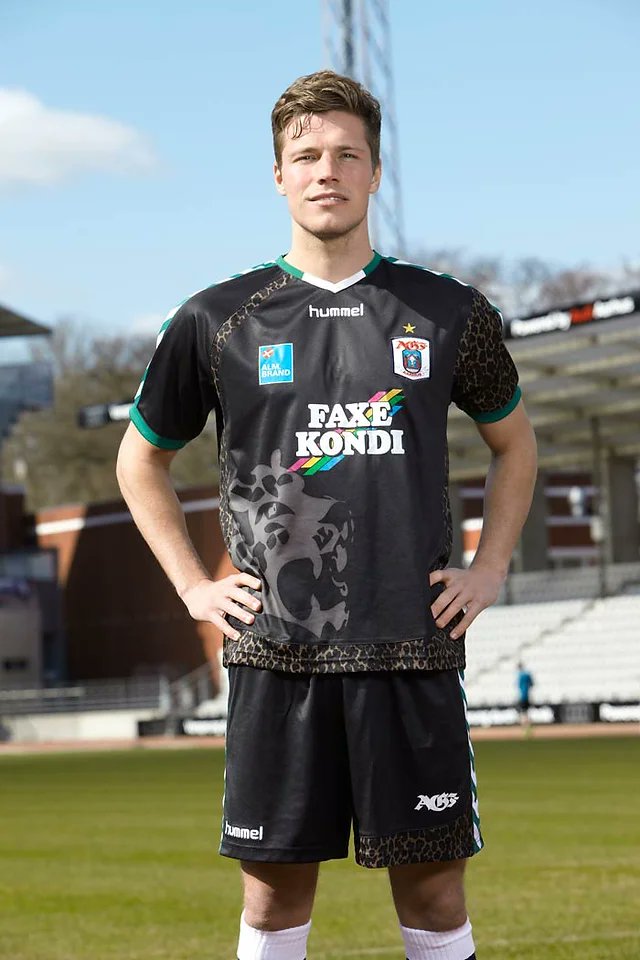 Did you know that on April Fool's Day in 2011 @AGFFodbold 'unveiled' a new shirt which featured the base design of the 2011 Zanzibar home 🐆🐆 The shirt was so popular that it was produced in a limited run!