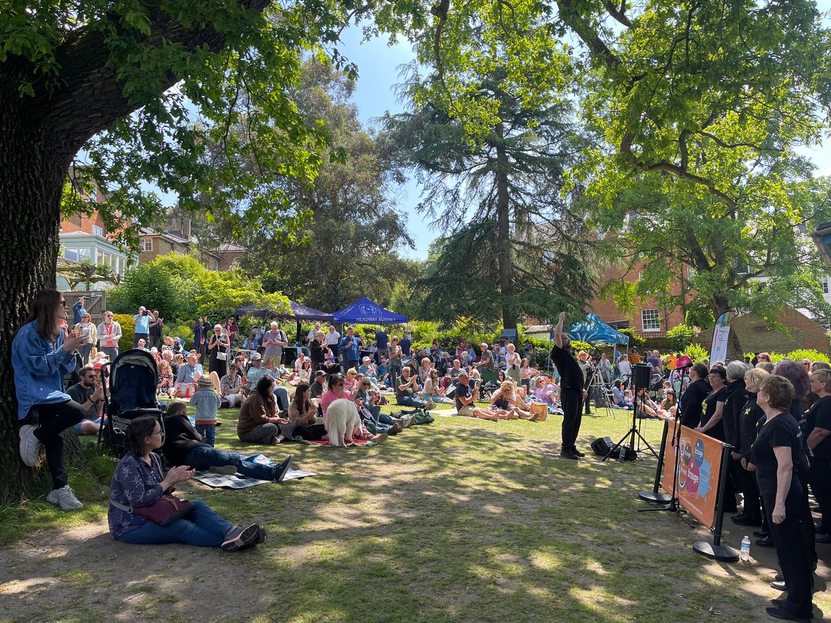 Not long until our friends at Guildford In Bloom host The Blooming Picnic in the Castle Grounds! 💮 Saturday 1st June 💮 12pm - 4pm 💮 Guildford Castle Grounds 💮 Bring a picnic 💮 FREE to attend! guildfordinbloom.com/picnic-in-the-… @GuildfordnBloom #thekeepguildford #weloveguildford