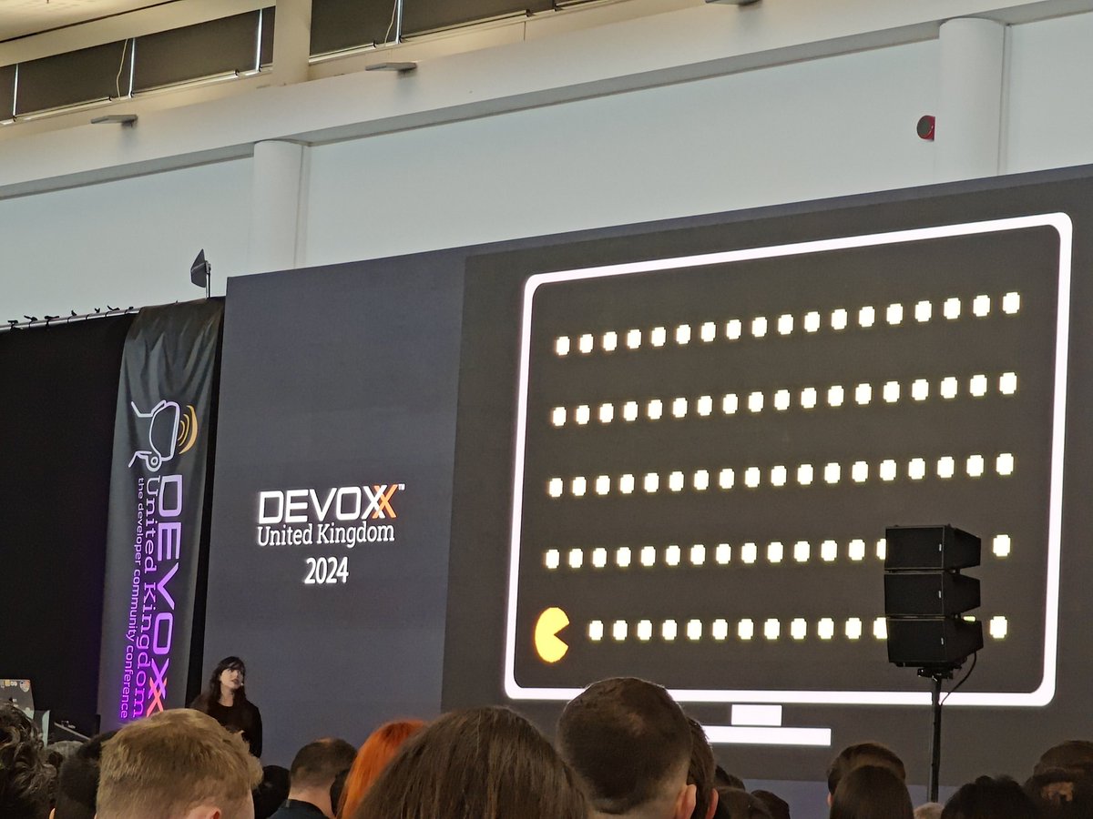 I'm <a href="/DevoxxUK/">DevoxxUK 🇬🇧</a> and listening to a keynote by <a href="/ladymeyy/">LadyMey</a> about my favorite way to learn new programming languages, making games!
My version of this was for clojure stevelosh.com/blog/2012/07/c…