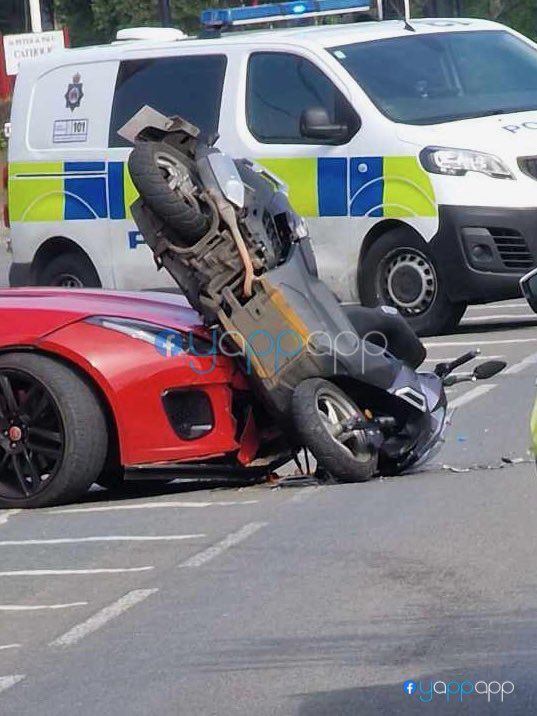 Motorbike Collision Shuts New Road in Yeadon, #Leeds Emergency services are currently at the scene of a serious collision on a new road in the #Yeadon area this morning. A motorbike and a car are involved in the accident, which has completely blocked the new road. The extent…