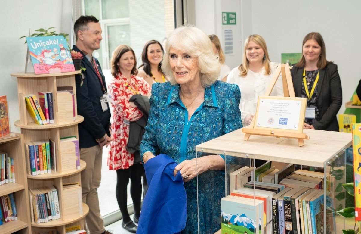 IT SURE WILL! The Queen tells excited children a new school library will make ‘huge difference’. New #libraries are opening as part of the #CoronationLibrariesProject which honours the Queen’s significant contributions to #literacy initiatives. #schoollibraries #librarydesign
