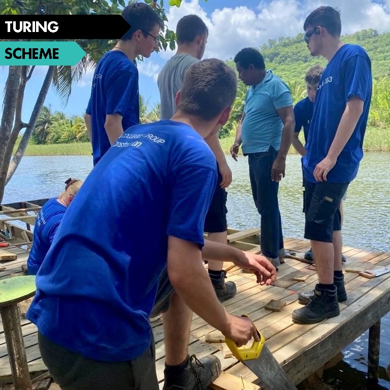 Construction students from @DNColleges helped to create a thriving riverside tourism business during their #TuringScheme work placement in Saint Lucia 🇱🇨 🪚🔨 Read their story here 👉 turing-scheme.org.uk/turing_stories… #studyworkabroad @DonnyCollege @NorthLindsey @DNCollegesInt