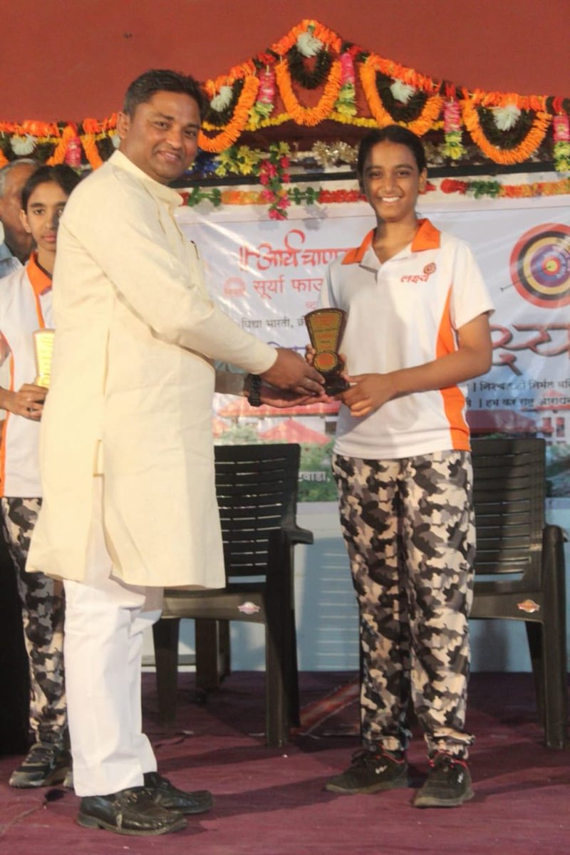 suryafnd's tweet image. #PDC2024
#Maharashtra
महाराष्ट्र के छत्रपति संभाजीनगर में चल रहे 10 दिवसीय व्यक्तित्व विकास शिविर का हुआ भव्य समापन समारोह।
समारोह में शिविरार्थियों ने शिविर के दौरान सिखाई गई विभिन्न गतिविधियों का प्रदर्शन किया।सूर्या फाउंडेशन और आर्य चाणक्य विद्याधाम द्वारा आयोजित किया गया।