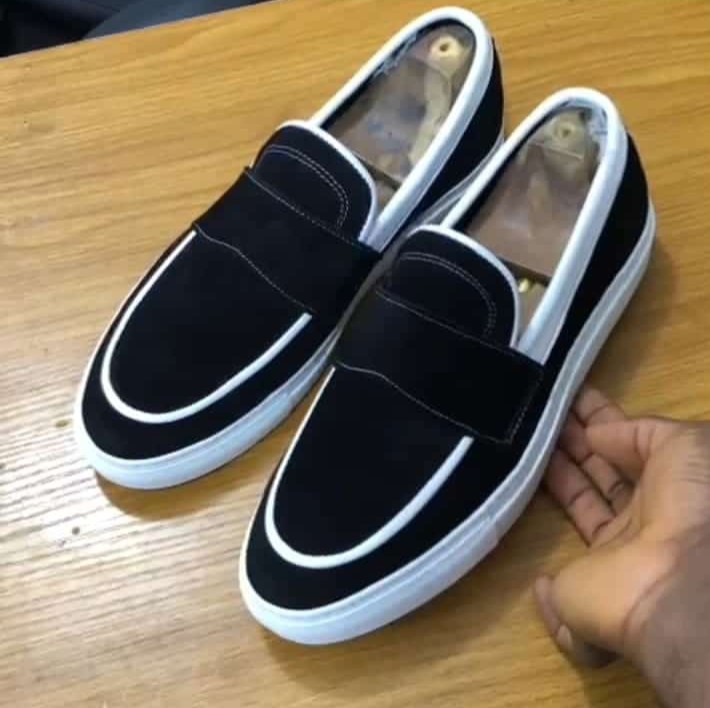Loafers on a white sole 👌

Rock a pair 🔥 # class & value 

PRICE: ₦45,000💰

CTA~ ☎️ | 📞+2349016993403 🇳🇬

gbayi_signaturez is the brand 💥

Bespoke, wellcrafted and wellfitted 💯

#arts #sdg9 #sdg8