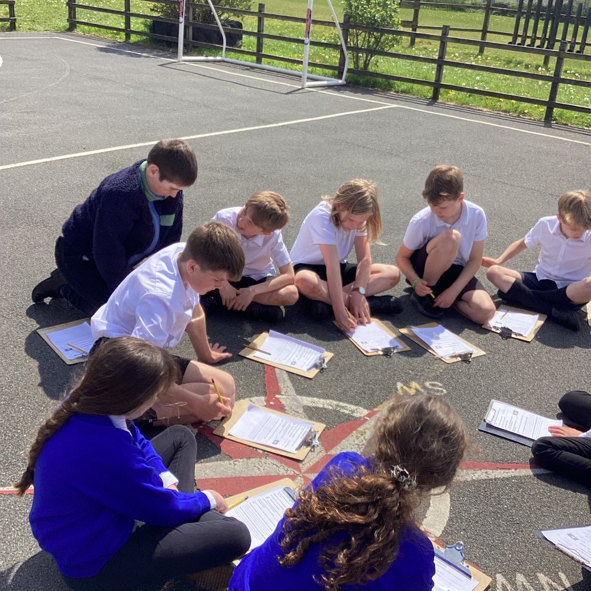 Class 3 at Altarnun Primary enjoyed the sunshine while learning about heart health and exercise yesterday! From monitoring heart rates to exploring recovery rates, it was an exciting afternoon in science. #SunshineLearning #ScienceFun #HeartHealth #ScienceExploration