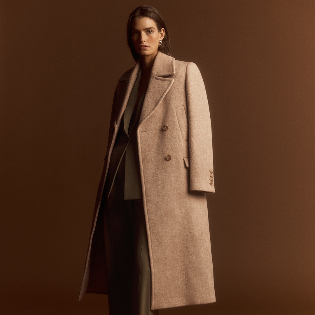 A fresh take on luxury.
Featuring only 15 pieces, discover our Signature capsule with our most luxurious fabrics including cashmere, silk, and suiting made with Microwool from iconic Italian mill Marzotto, in this collection designed to be in your wardrobe forever.