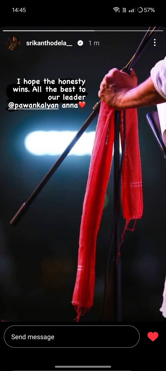 hemaxtth's tweet image. One more person into &quot;andharu dhorikipondi&quot; moment 
#HelloAP_ByByeYCP