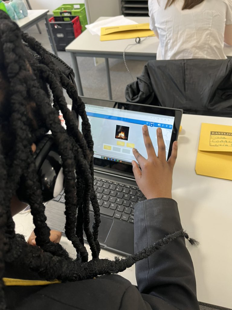 Lexia PowerUp lesson in full swing in Connect 😊 PowerUp supports learning with audio directions, questions and instruction and is personalised to each students reading ability.