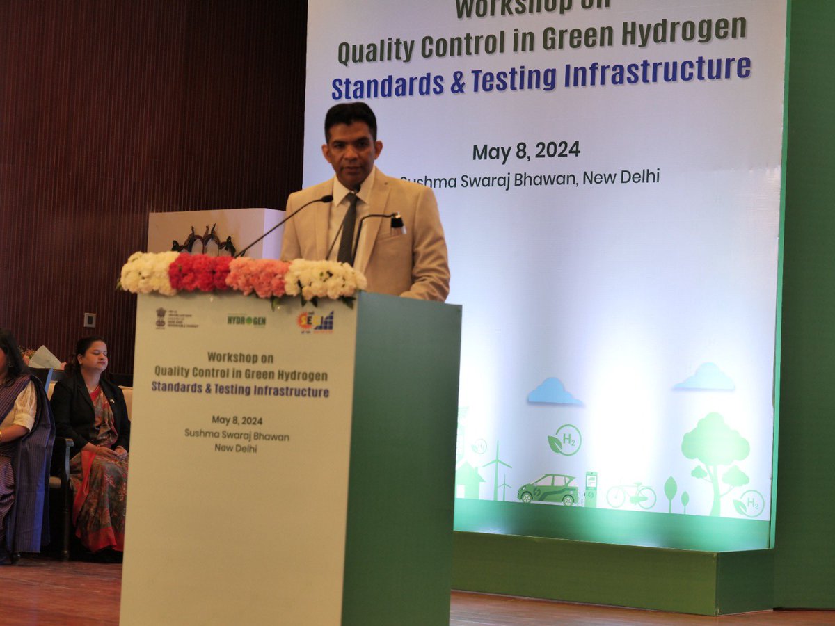 Shri. Ajay Yadav, JS, @mnreindia, delivered welcome remarks at workshop on Quality Control in Green Hydrogen: Standards & Testing Infrastructure. He highlighted India's 'Panchamrit'—the five principles of climate action. Also shared insights on pilot projects in Green Hydrogen.