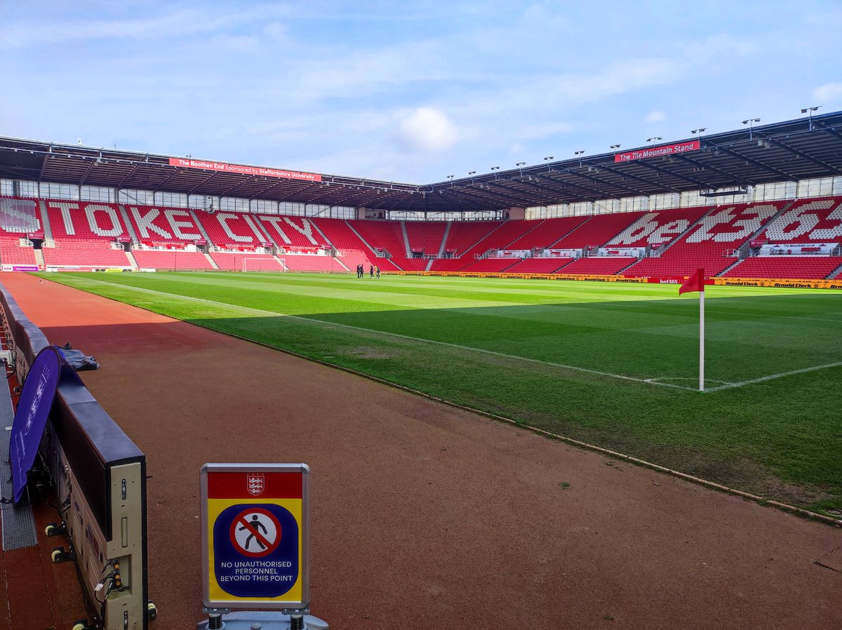 Team Abbey have arrived and are ready! Please see link below to follow both Games BA Boys 11.30am Team BA Girls 1.30pm KO youtube.com/watch?v=77fJ3n… #NationalFinals