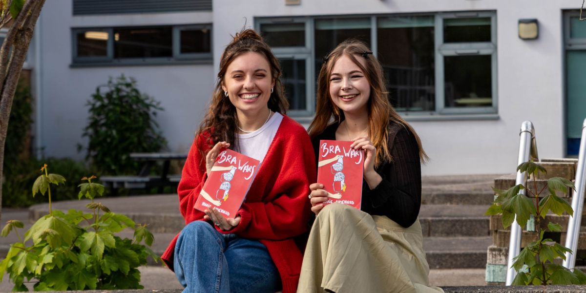A Graphic #Design student at the University has seen her work chosen for the cover of a fellow student’s first published book. Congratulations to both Marie and Jasmine. 👏 More 👉 bit.ly/3UsuzQe #literature @UArtanddesign @IGSChester @uocshoutout @PeterLangGroup