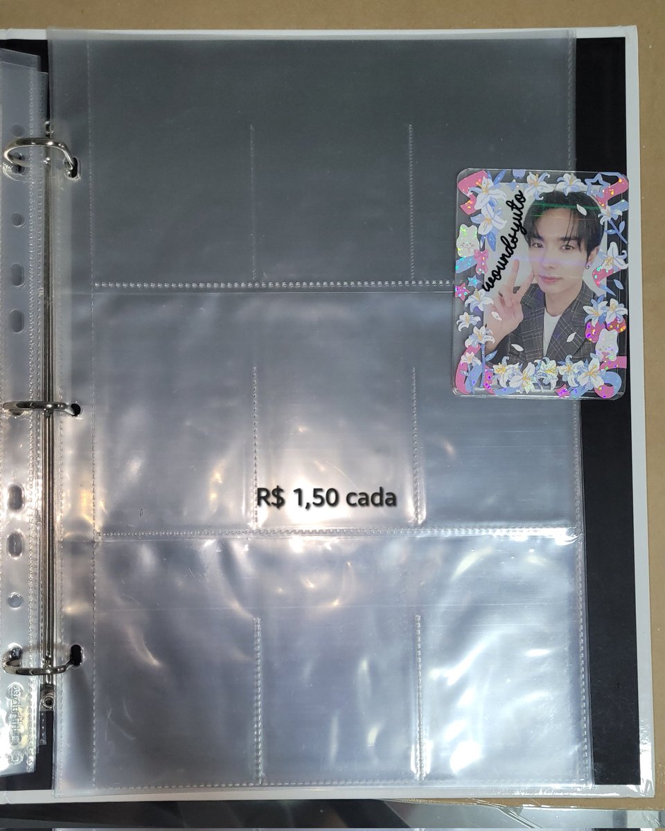 woundsyuto's tweet photo. VENDO 

folhas binder A4 beond (usadas)
- 5 unidades/folhas - R$1,50 cada 

medidas/tamanho:
folha a4 23cm X 33 cm
bolso 6,8 cm X 10 cm https://t.co/RyR2SUAixG