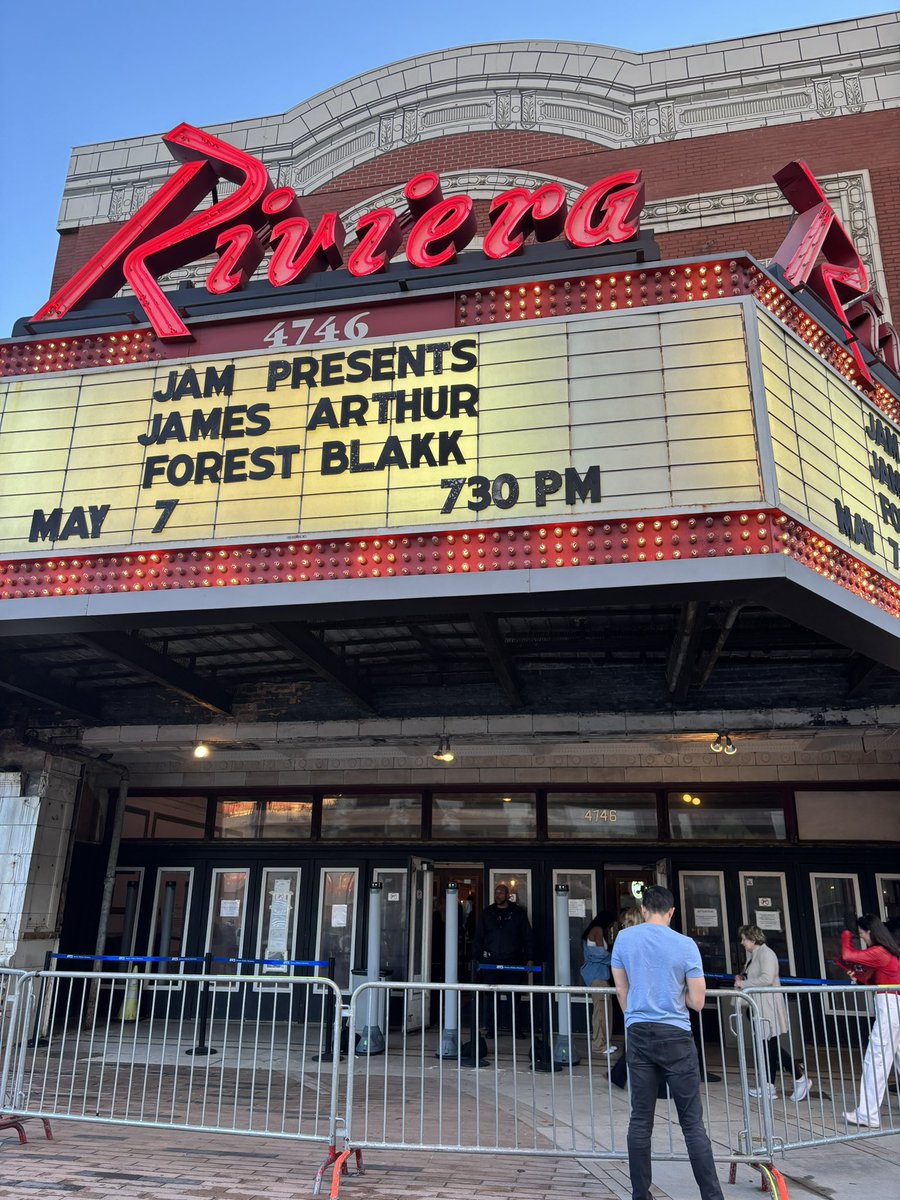 To say <a href="/JamesArthur23/">James Arthur</a> puts on a spectacular show would be an understatement. What an incredible talent! Grateful to see him live tonight after years of admiring his music. 🙏🏼🙌🏼
