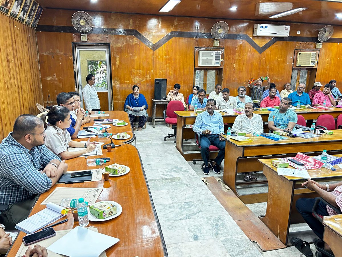 A joint meeting was convened by the Collector @DBalasore & @SPBalasore, in connection with #GeneralElections2024. Information related to nominations, scrutiny & election process was given along with preventive & prophylactic measures being taken to ensure a peaceful #ChunavKaParv