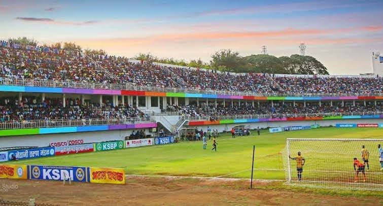 6/7 Further Kolhapur, a city steeped in football fervor, embraces the beautiful game with passion and pride. From grassroots development to spirited matches at the Chatrapati Shahu Maharaj Stadium, football runs deep in the veins of this historic city. #DurandCup
