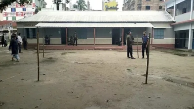 ভোটার উপস্থিতি কম, গ্রামগঞ্জের মানুষ জানে না ইভিএম ব্যবহার