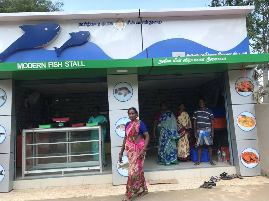 As part of the TNAIM Project, modern fish kiosks have been established to provide consumers with fresh fish. Beneficiaries were selected from members of Inland Fishermen Cooperative Societies. To date, this project, with the support of the Fisheries Dept,has set up 24 such kiosks