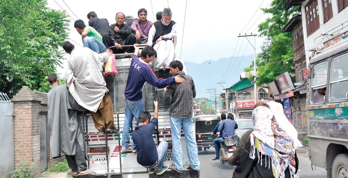 Overloading in passenger buses

More buses must be added to the fleet on roads to deal with the problem during peak hours

#GKEditorial

greaterkashmir.com/editorial-2/ov…