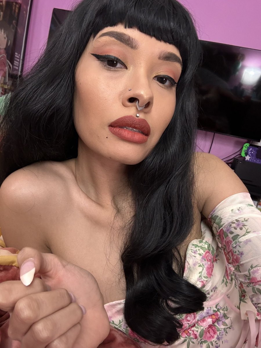 justemochai's tweet photo. Gh0stuwu 👻✨

• Age: 28
• Sign: Aquarius ♒️ 
• Birthday: February 6th
• Height: 5 ft, 9 inches 
• Status: Single 🫠
• Kids: 🐶🐾
• Piercings/Tattoo: 3 tattoos, 11 piercings
• Fav Color: Blue 🥹✨ (and pink) https://t.co/4AP0MMZfGv