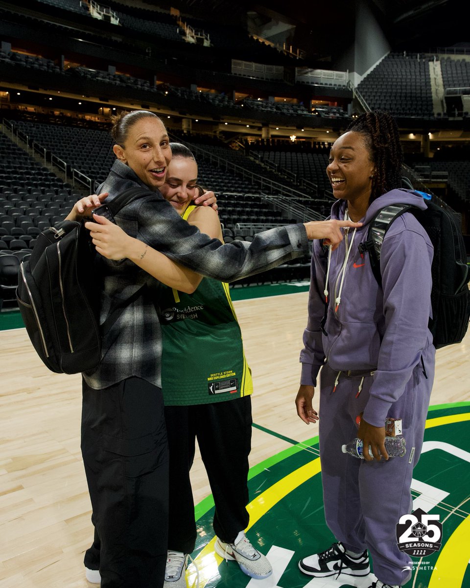seattlestorm's tweet photo. UConn love 💙 https://t.co/mDcSdwVakx