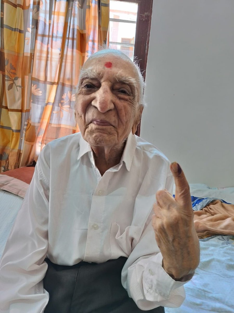 सेवानिवृत स्टेशन अधीक्षक श्री गट्टूभाई एन व्यास हैं लोकतंत्र के सजग प्रहरी, जिन्होंने 101 वर्ष की उम्र में अपने मताधिकार का उपयोग किया। 

आप भी निभाएं जिम्मेदारी
मतदान करने जरूर जाएं! 🗳️

#ChunavKaParv #DeshKaGarv #Elections2024