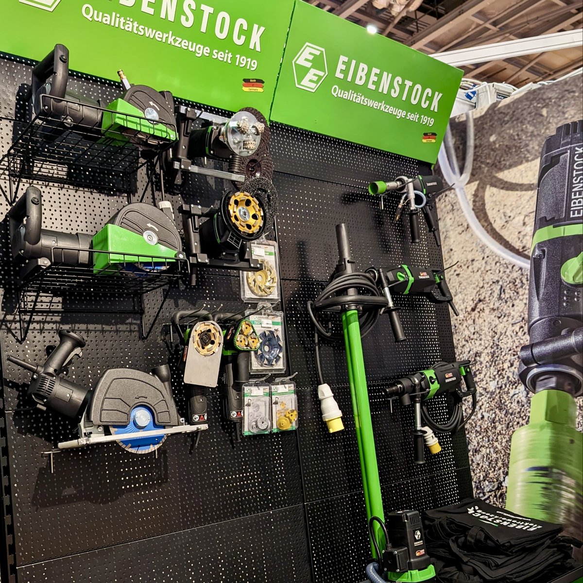 EIBENSTOCK_PT's tweet image. In the next two days we will be in London 🇬🇧 at the @concrete_expo. Come along and have a look at our innovative solutions 👉 Stand CE302 @eibenstock_uk

#concretecutting #concretetools #diamondtools #constructiontools #civilengineering