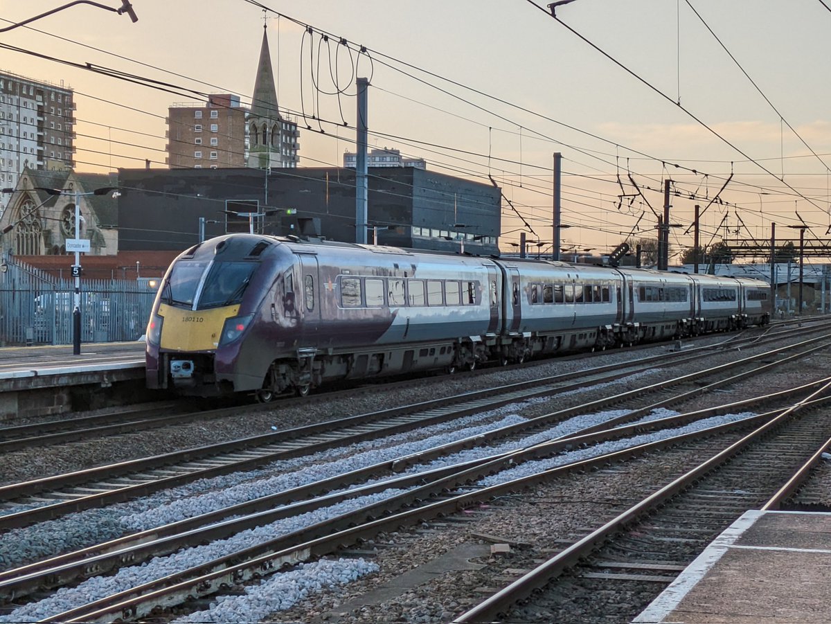 Ex-EMR 180110 got a reprieve for a short while, seeing it enter service with Grand Central temporarily. For #oneeightywednesday, this snap was taken as the sun was rising over Doncaster, with 180110 headed for the cross...

22/01/2024 #class180 #alstom #doncaster