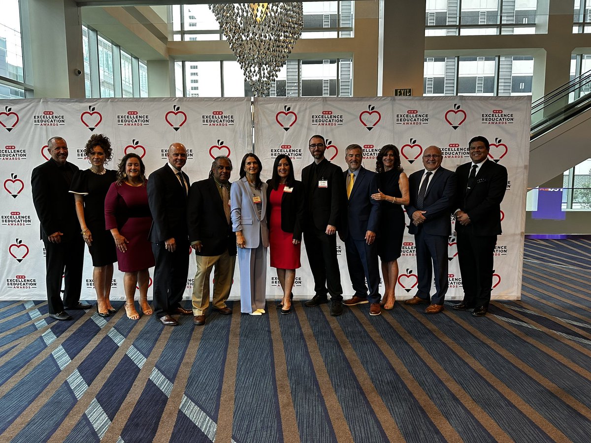 Julie Minnis tweet media