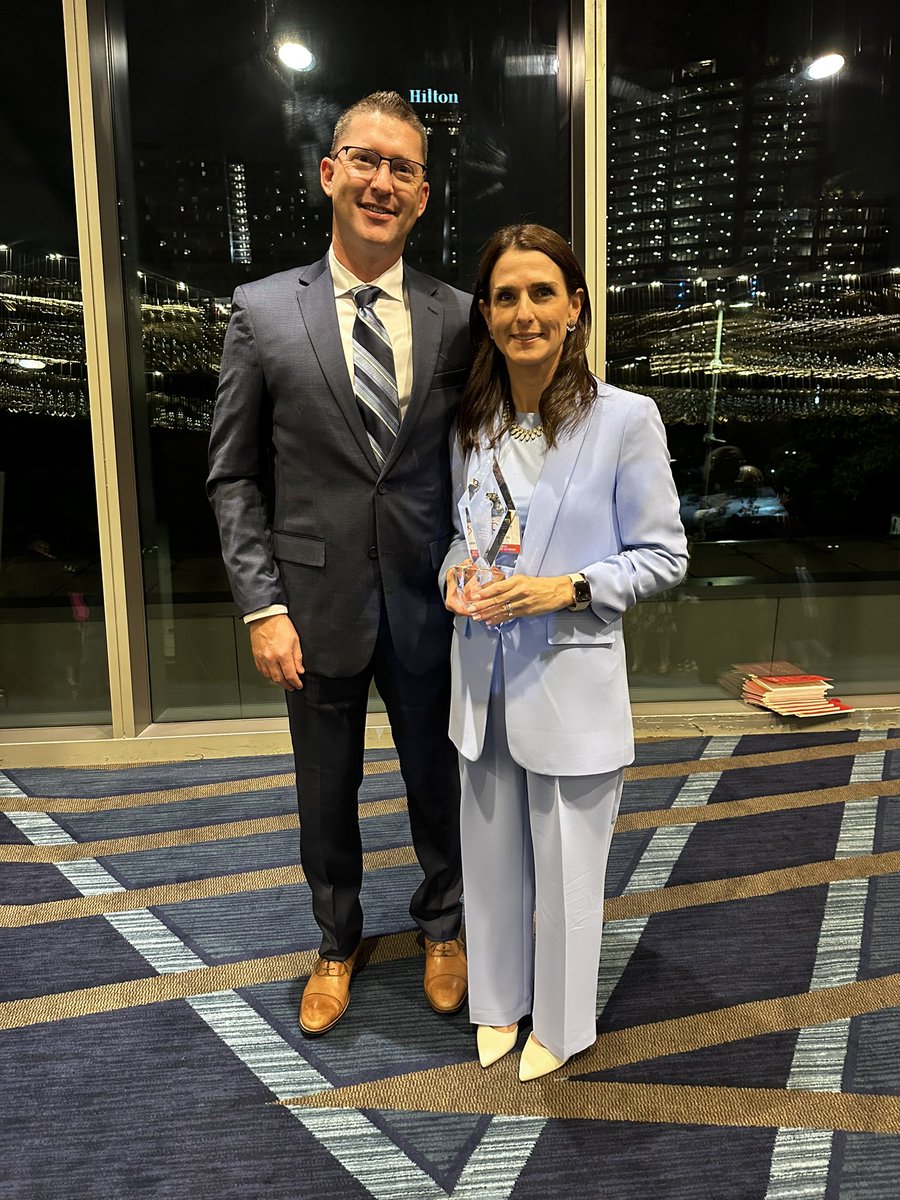 Julie Minnis tweet media