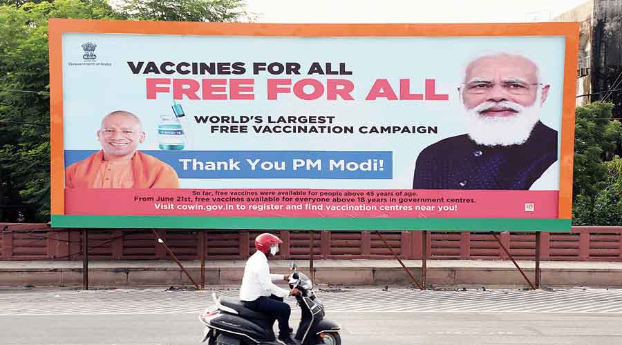 BIG BREAKING 🚨 

एस्ट्राजेनेका ने वैश्विक स्तर पर अपने कोविड वैक्सीन Covisheild वापस ले लिए हैं।

 इसका मतलब है कि भारत में अब कोविशील्ड नहीं रहेगी। लेकिन उन ~80 करोड़ लोगों का क्या जो इसे पहले ही ले चुके हैं? 

क्या नरेंद्र मोदी अब माफी मांगेंगे या फिर बेशर्मी से वोट मांगेंगे?…