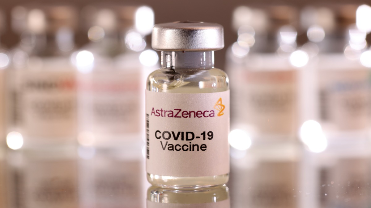 AstraZeneca retirará su vacuna contra el COVID-19 a nivel mundial. porque puede provocar efectos secundarios poco comunes como la trombosis. #holaqatar92  #AstraZeneca #COVID19Vaccine #pharmaceuticals #healthcarenews #vaccinesafety #globalhealth #coronavirusupdate