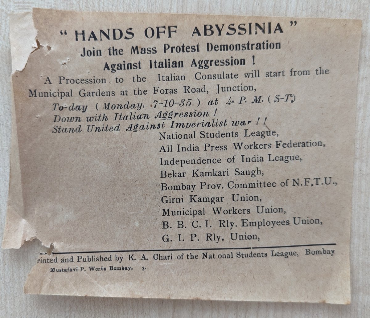 A Bombay protest against Mussolini's fascist aggression (the Italian Invasion or the Second Italo-Ethiopian War).

'HANDS OFF ABYSSINIA'

#materialculture #archive #echoes #anticolonialism #imperialism #fascism #freespeech #protests #axispowers #WW2